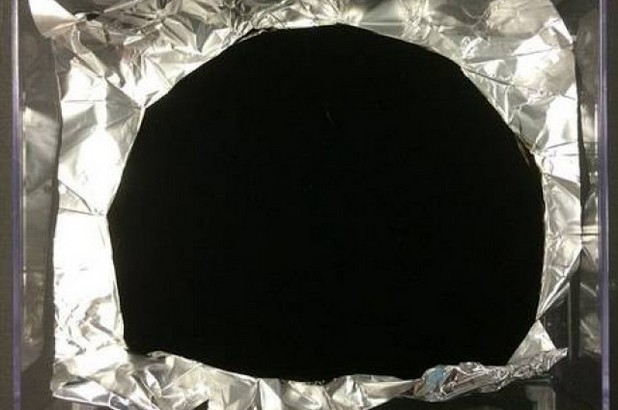 Учени създадоха най-черното вещество
