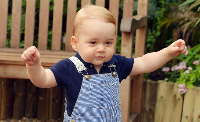 Принц Джордж проходи за първия си рожден ден