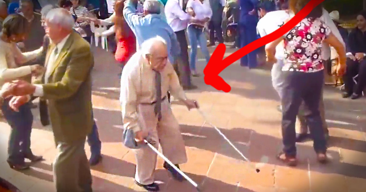 Старец хвърли бастуните и се отдаде на щури танци! (ВИДЕО)