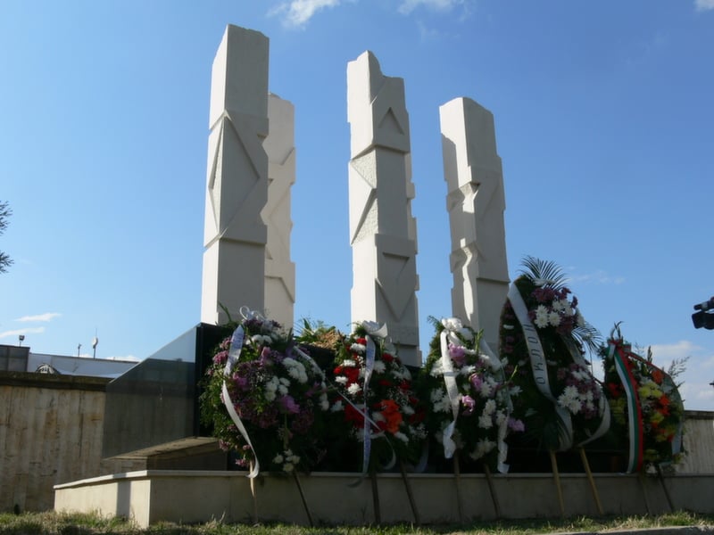 Снайперисти охраняват годишнината от атентата в Сарафово