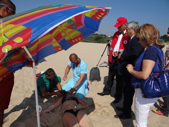 Спасиха с хеликоптер &quot;давеща се&quot; жена в Слънчев бряг (СНИМКИ)
