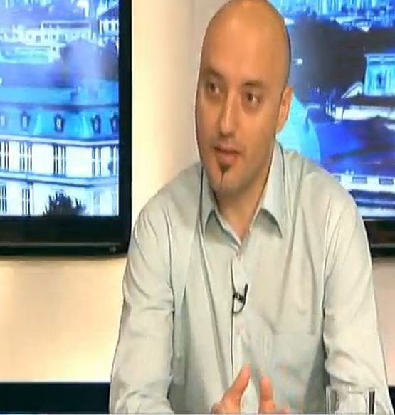 Атанас Славов: Служебното правителство може да бъде избрано преди да се разпусне парламента