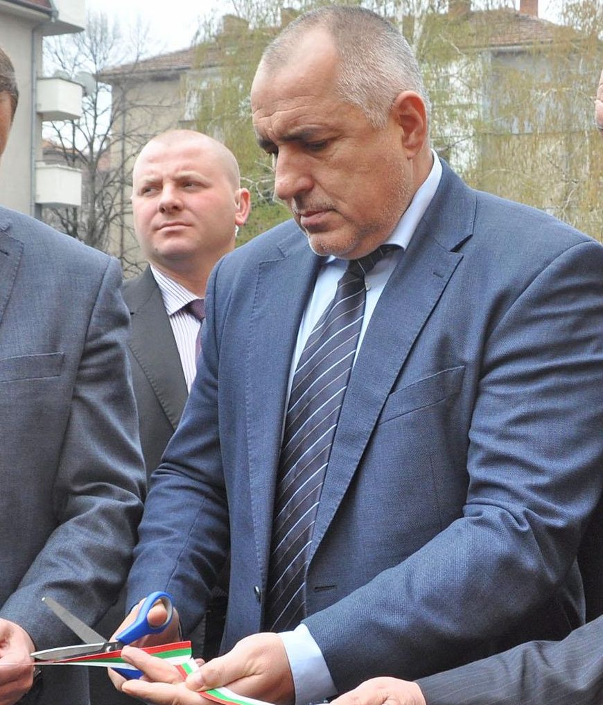 Борисов се лиши от 120 000 лева за кампания, дари ги за фар