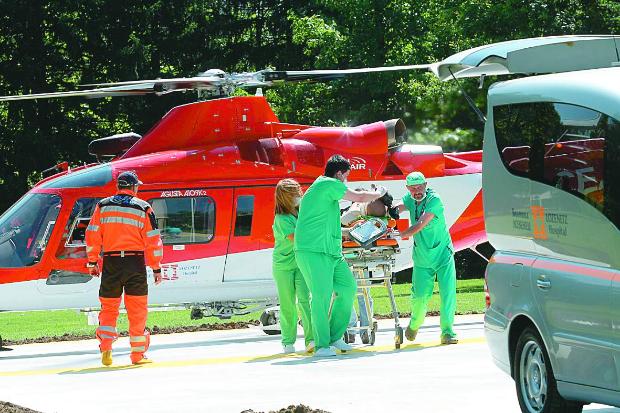 Спасяват пациенти с хеликоптер в София