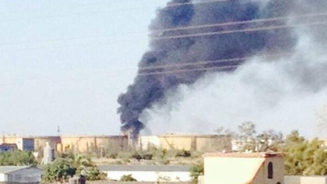 Триполи е на ръба на катастрофа заради горящото горивно хранилище