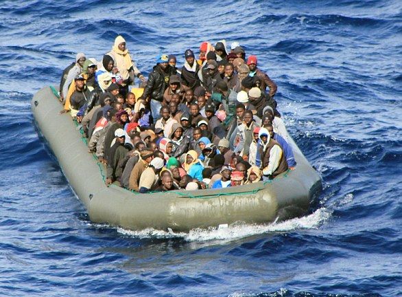 Най-малко 20 нелегални имигранти се удавиха при корабокрушение