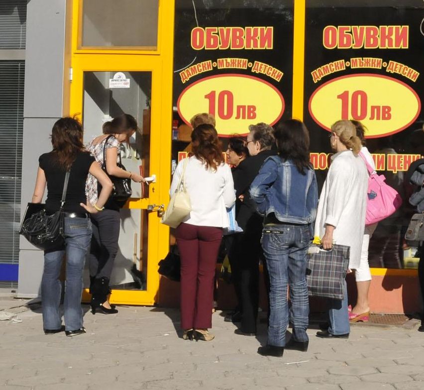 Гонят българските стоки от магазините, вкарват китайски 