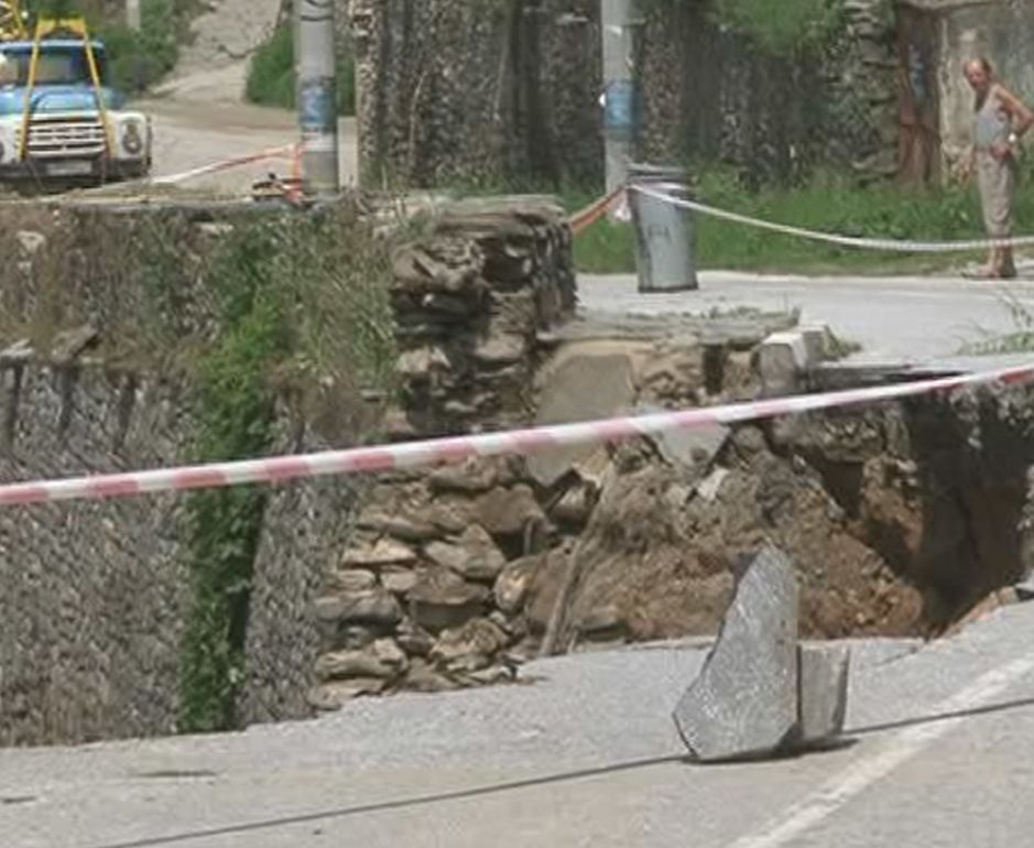 БЛИЦ TV: Отнесеното от пороя село Храбрино е в плачевно състояние!