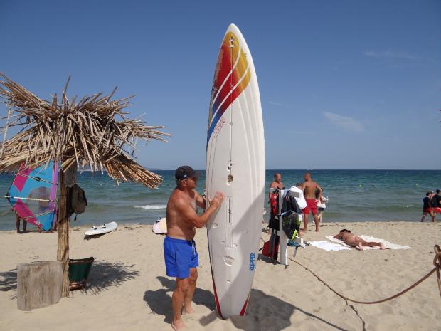 Сърфисти окупираха южния плаж в Слънчев бряг