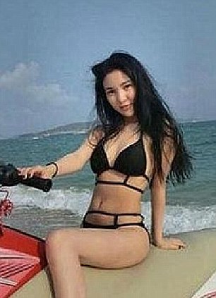 Любовница на елита в Китай се извини публично за скандал с Червения кръст (СНИМКИ/ВИДЕО)