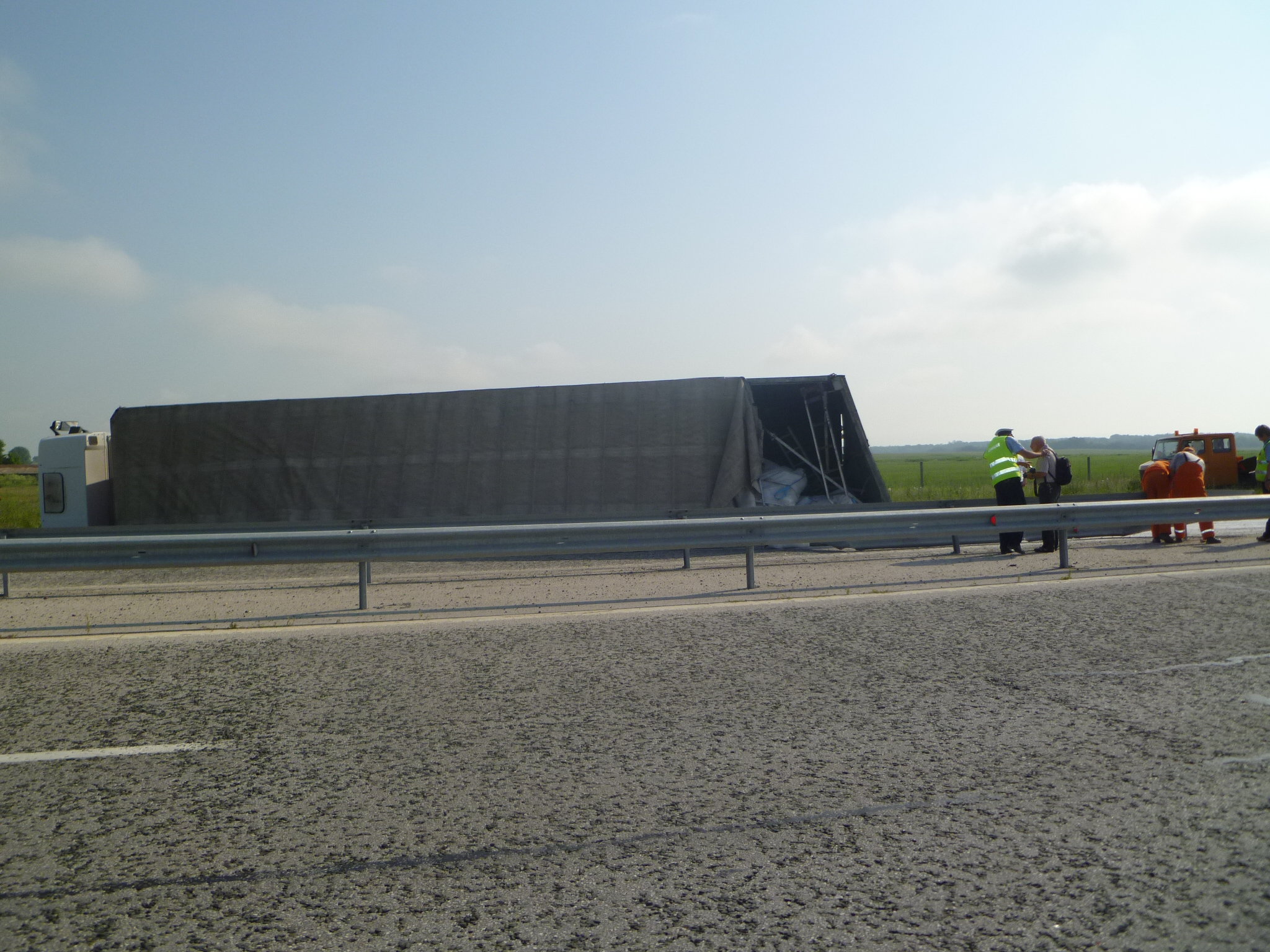 ТИР се обърна на магистрала „Хемус” край Варна 