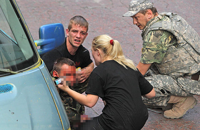 Граната е избухнала в центъра на Киев, двама са ранени 