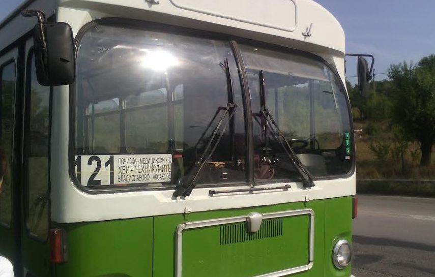 Автобус заряза пътниците си до летище Варна