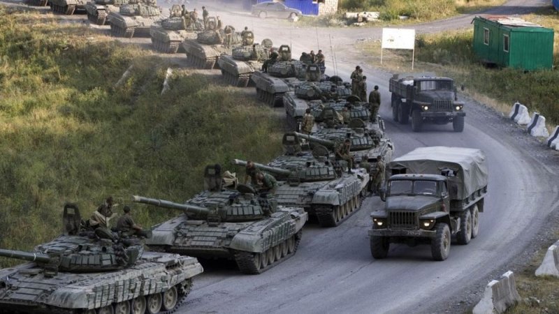 Русия струпа 45-хилядна армия по границата с Украйна!