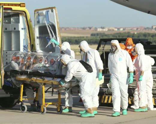 Испанският мисионер с ебола почина