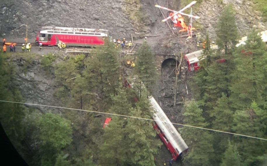 Седем ранени, петима от които тежко, при ужаса в Швейцария (СНИМКИ)