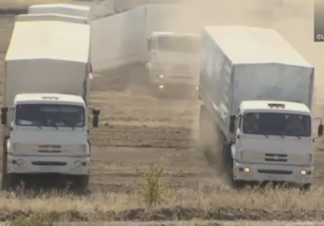 Танкове съпровождат хуманитарния конвой (ВИДЕО)