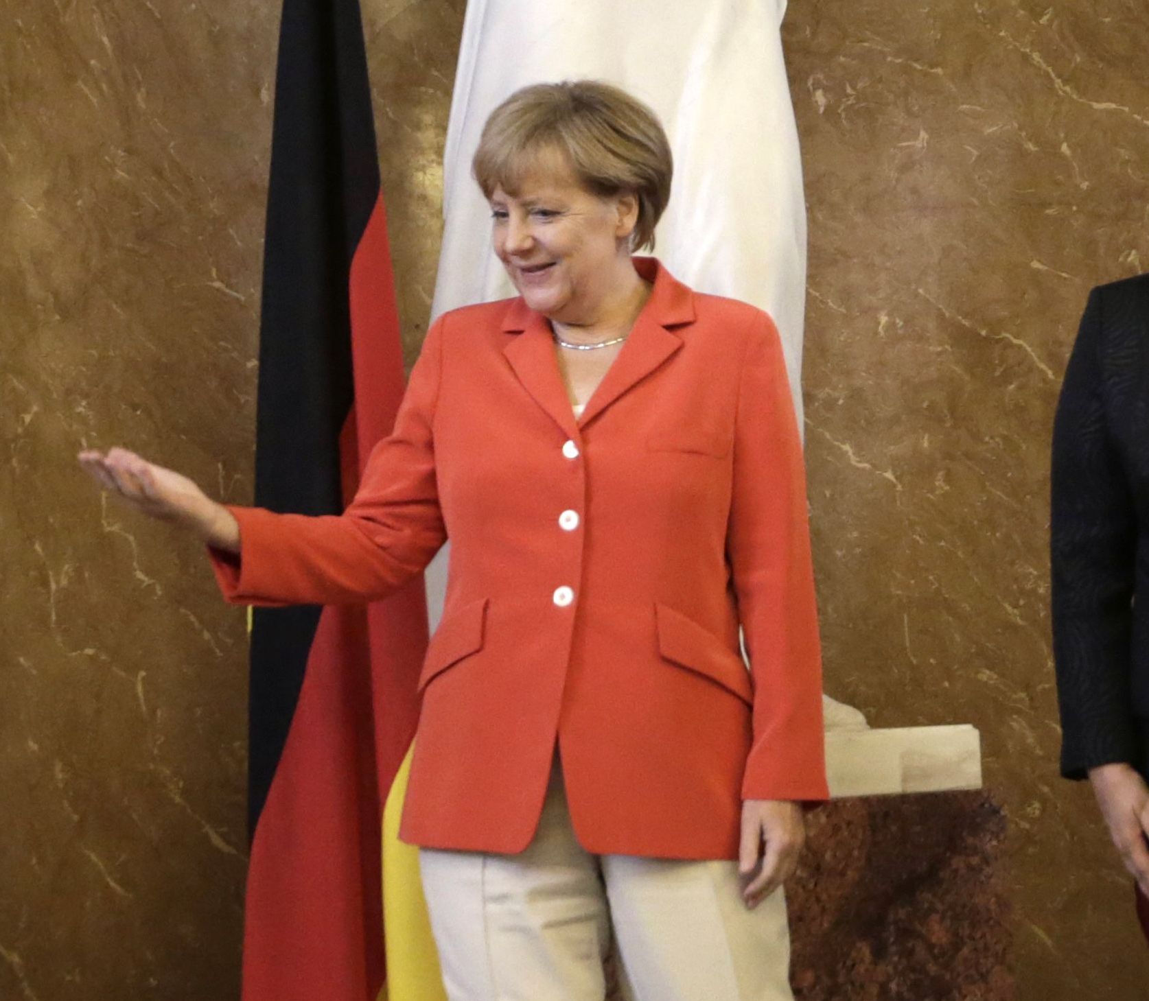 Меркел иска още санкции за Русия, за да покаже „колко сме сериозни”
