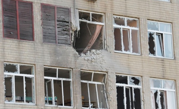 Украинските военни удариха детска болница в Луганск (ВИДЕО)