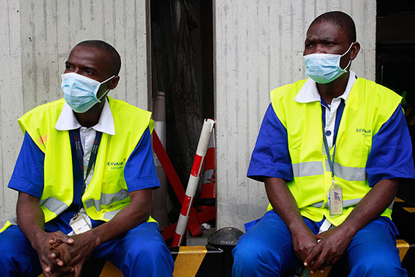Полицията в Либерия откри огън по противниците на карантината за ебола