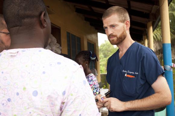 Заразеният с ебола американски лекар е излекуван напълно