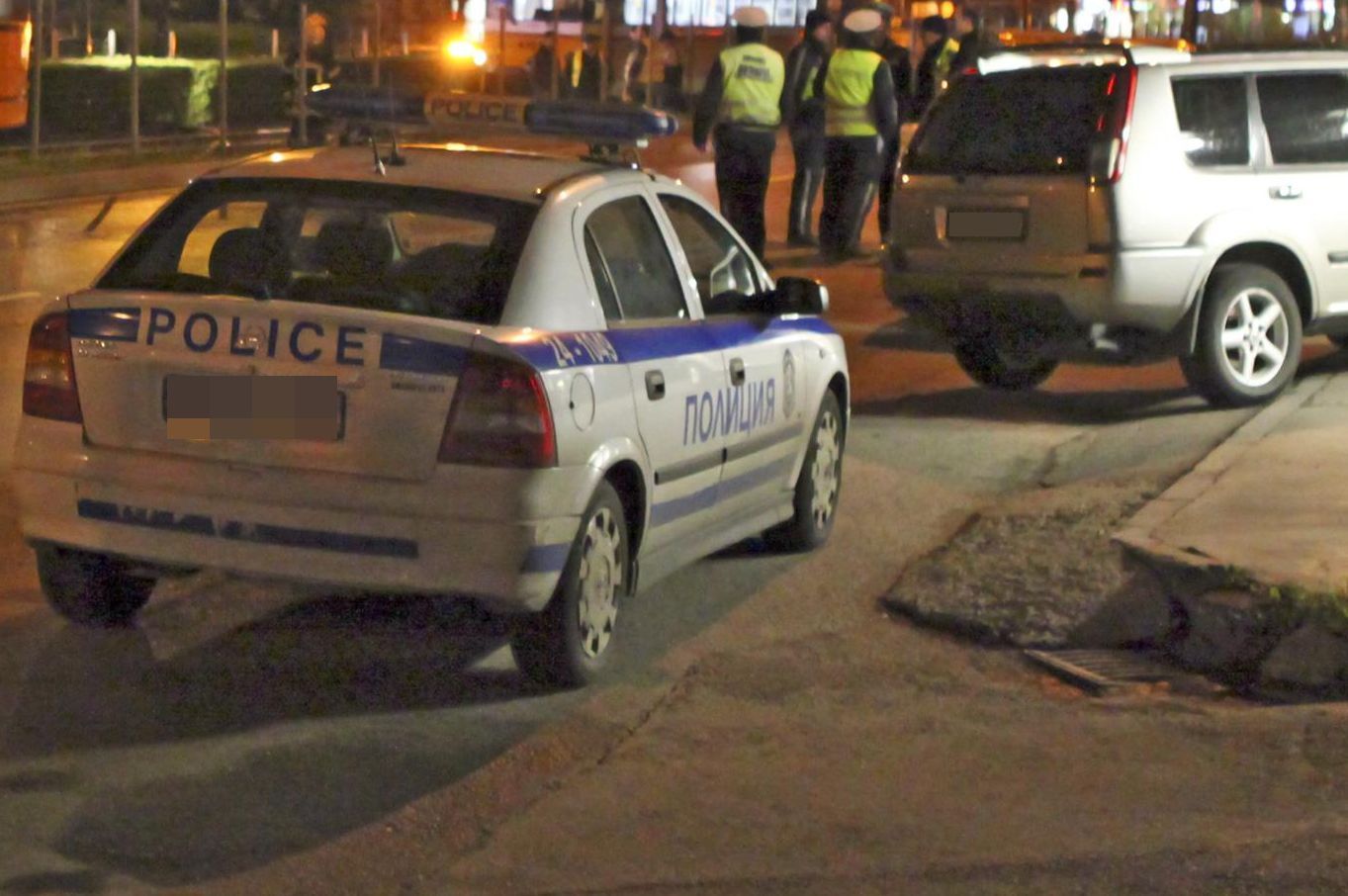 Джип събори оградата на полицията в Благоевград