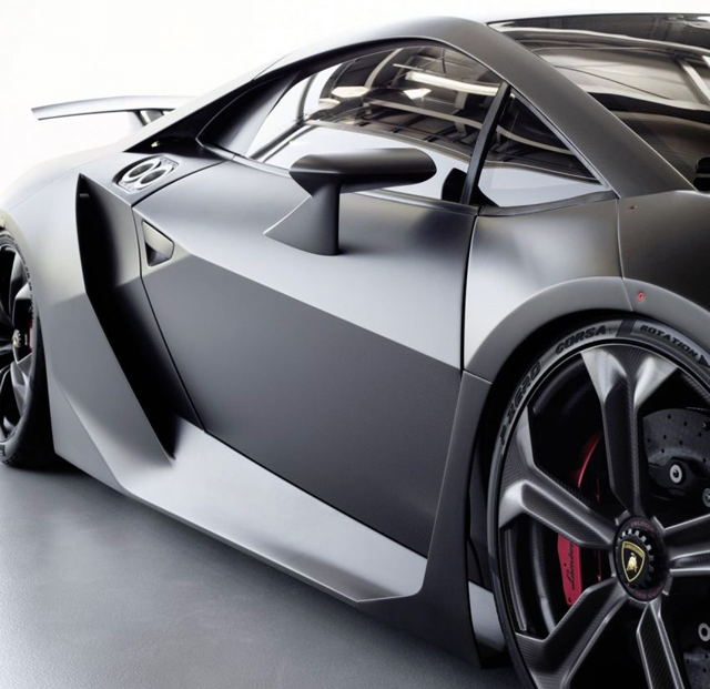 Lamborghini продава Sesto Elemento от колекцията си