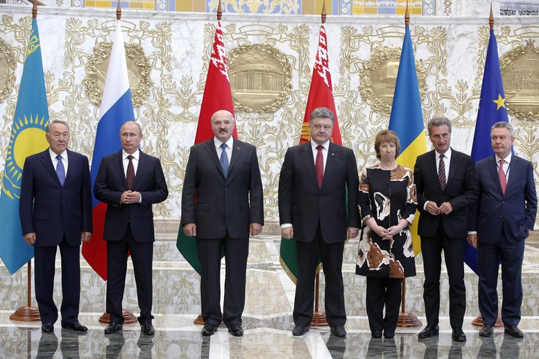 Москва и Вашингтон решили съдбата на Украйна на тайна среща 