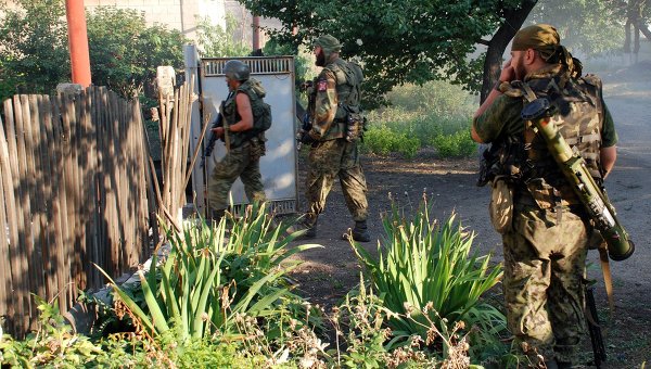Опълченците пускат обкръжените украински войски през хуманитарен коридор, ако свалят оръжие