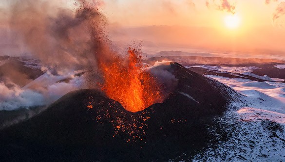 Какво се случва с планетата? Изригват още четири вулкана!