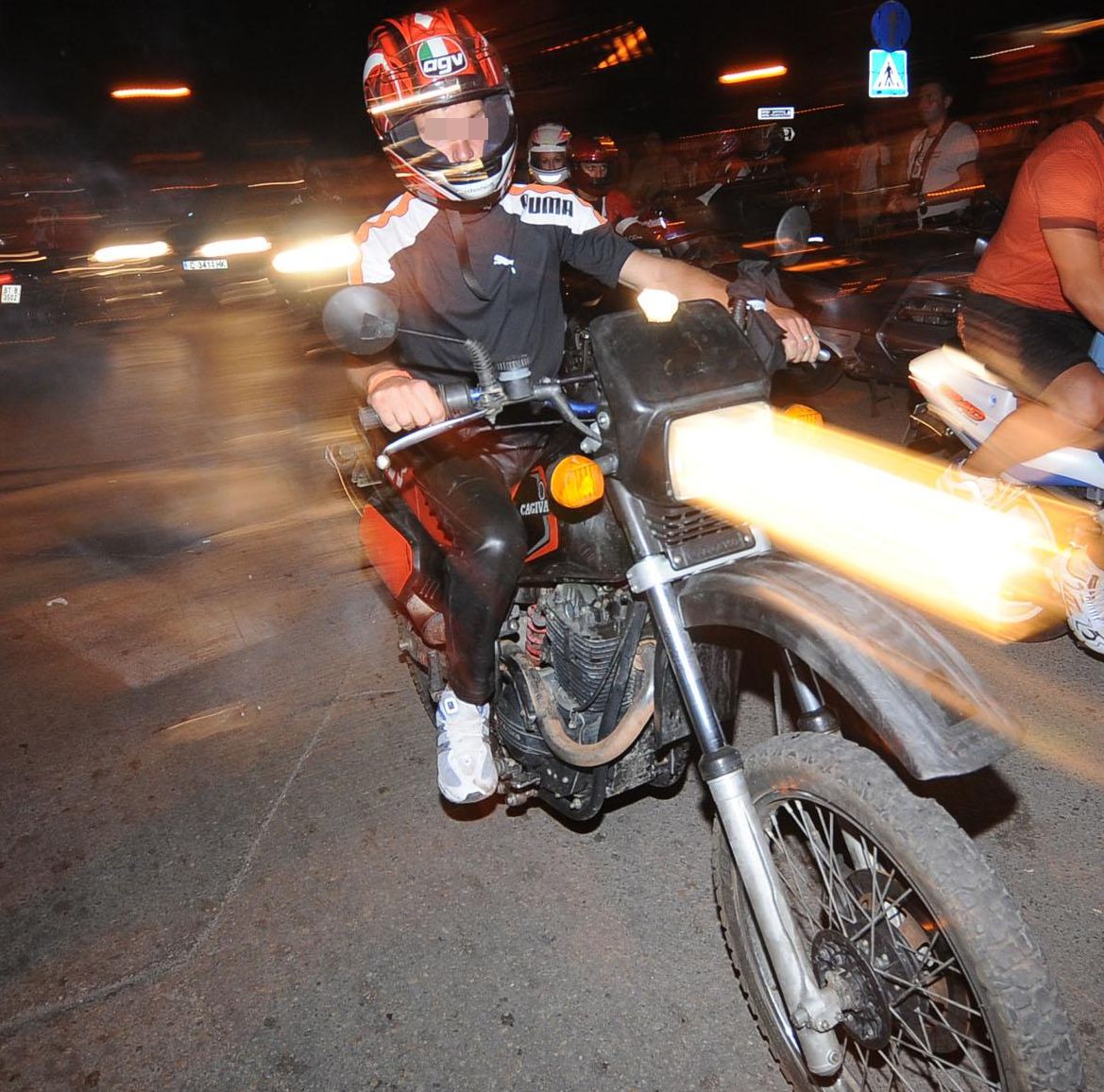 Полиция осуети гонка на мотоманиаци по софийските улици 