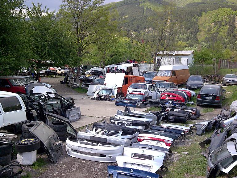30 бригади от страната крадат коли в София