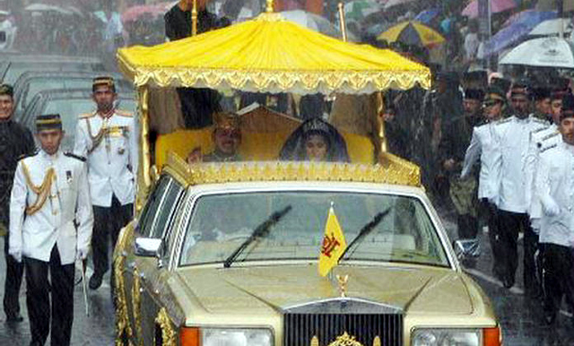 Ето го златния Rolls-Royce на султана на Бруней