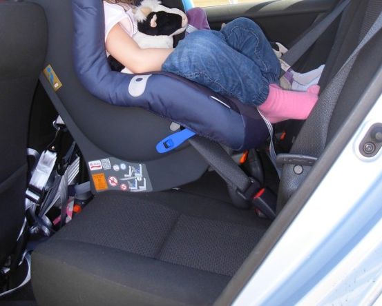 Стартират масови проверки за колани и детски столчета в колите