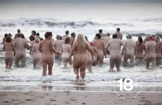 Рекорд на Гинес за къпещи се голи хора устоя на опит за подобряването му