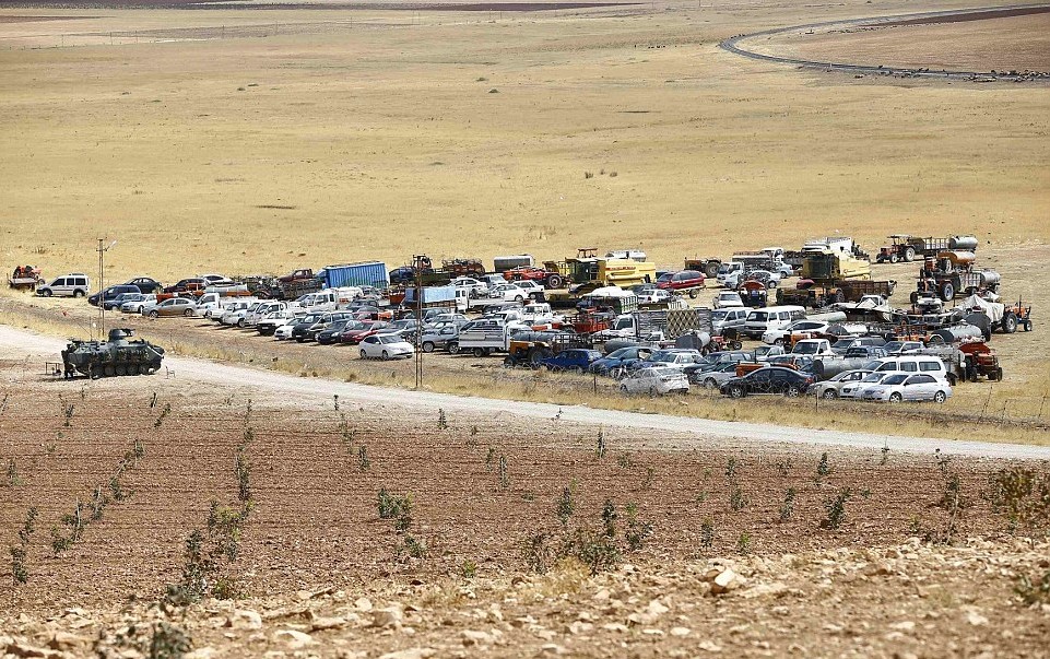 Турция разположи танкове по границата със Сирия (СНИМКИ)