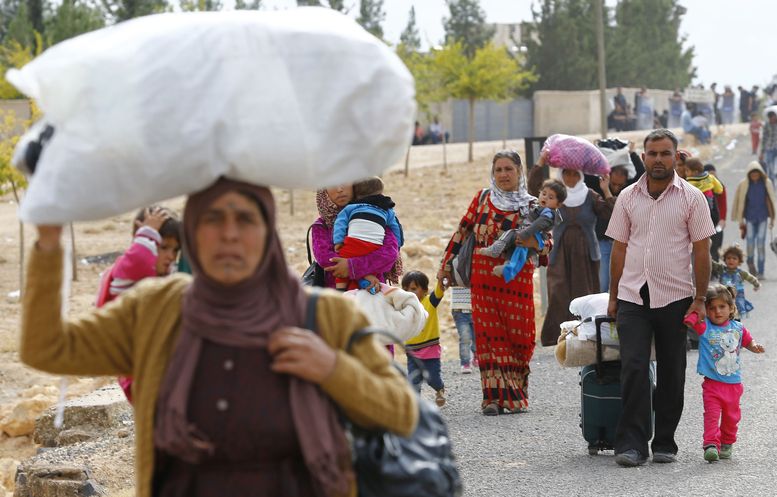 Сирийските бежанци продължават масово да пресичат границата с Турция