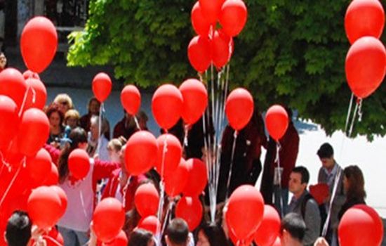 Сбиването между БСП и ГЕРБ в Кърджали – заради червени балони в ръцете на деца
