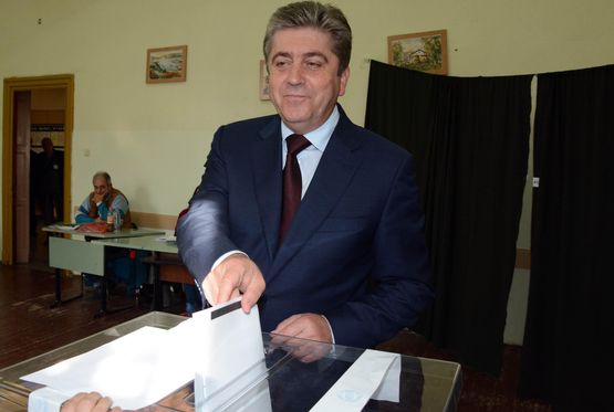 Родното село на Първанов гласува срещу него