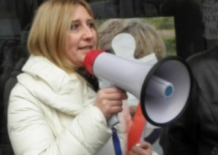 Отнеха шофьорската книжка на бунтарката Люси Манова заради алкохол