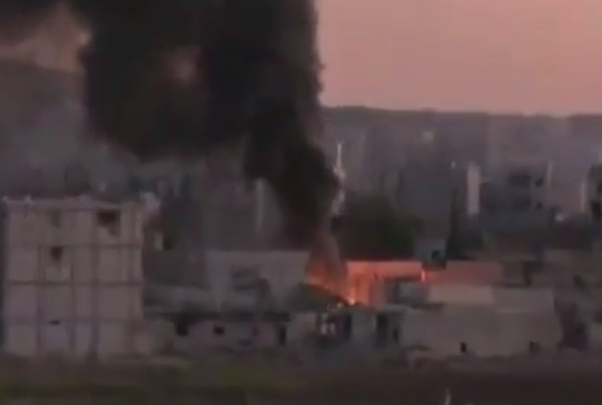 Главорезите хвърлиха камикадзета срещу Кобани (ВИДЕО)