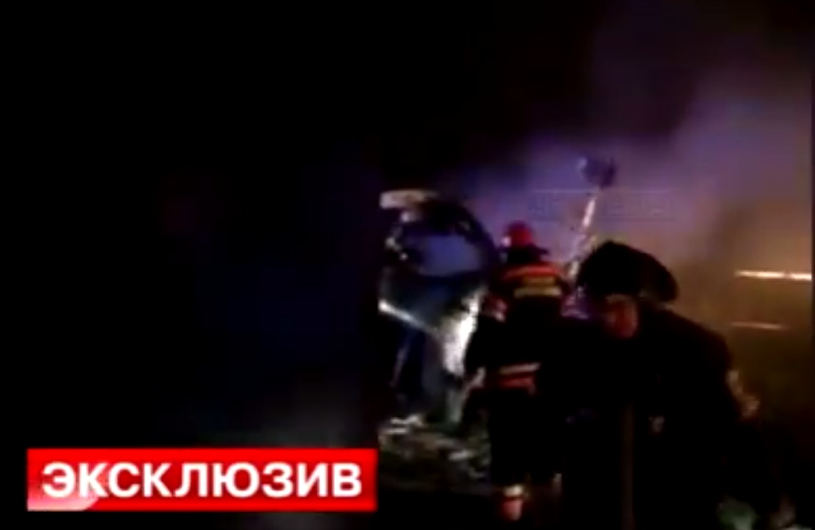 Самолетът на Внуково се забил в снегорина, докато рулирал