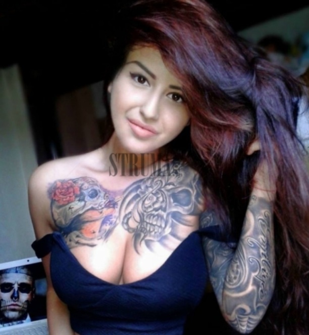 Студентка от Дупница изумява с татуирано тяло