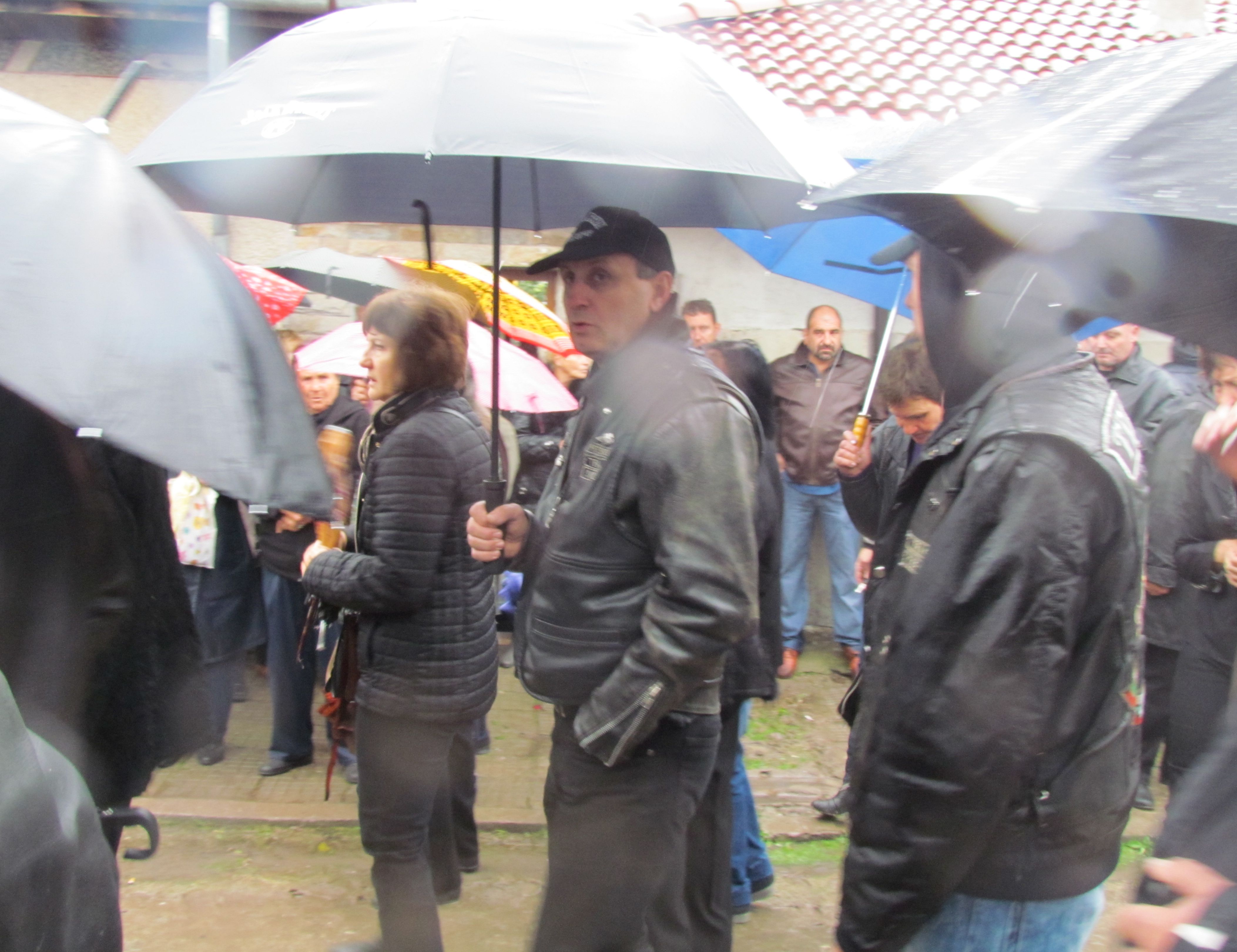 Близки на убития Рогач: Циганите от Розино тероризират целия регион (ВИДЕО)