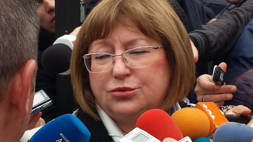 Жената на Цветан Василев: Заплашват го с писма и есемеси, чувства се застрашен!