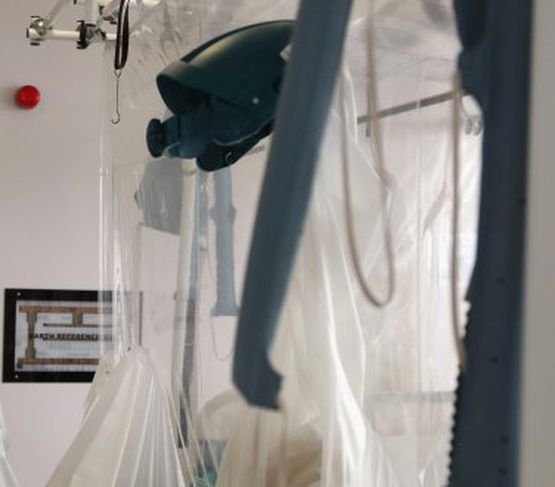 Излекувалата се от ебола медицинска сестра стана донор