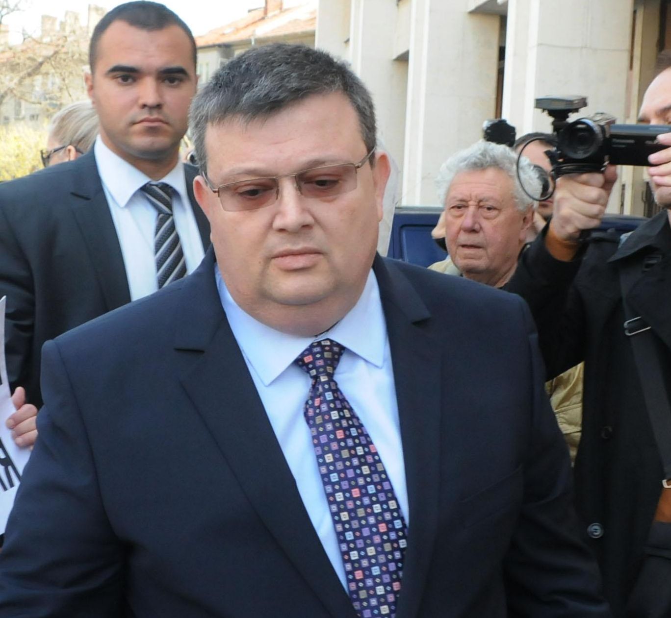 Цацаров извънредно от Пловдив: Арестуван е председател на СИК за купуване на гласове! Осем други са обвинени