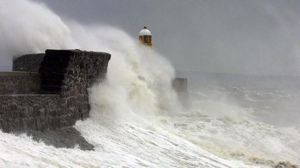 7-метрови вълни ударили остров Св. Анастасия