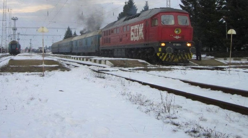 Само в БЛИЦ: Закъса бързият влак София-Бургас