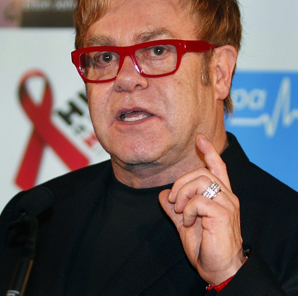 3,7 млн. долара събра Елтън Джон за борбата срещу СПИН 